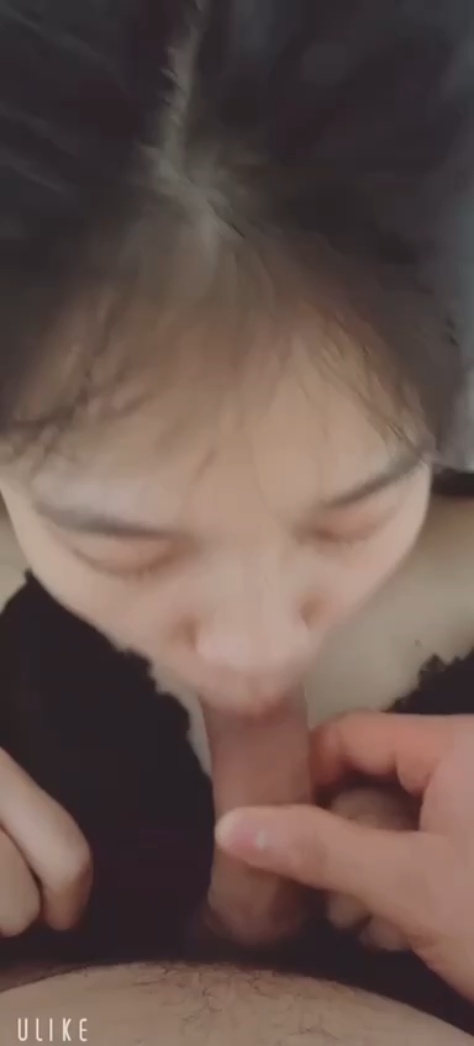 Em xinh mút chim